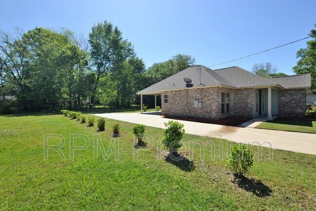 Building Photo - 4836 Rollins Rd