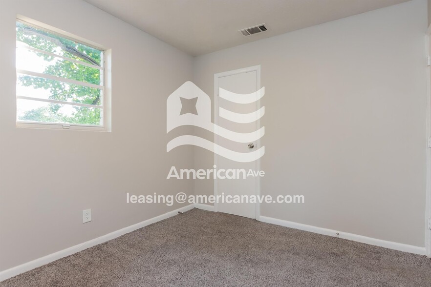 Building Photo - 5039 Wellborn Dr