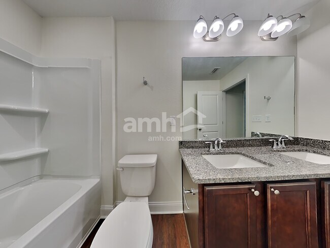 Building Photo - 390 Banyan Frst Dr