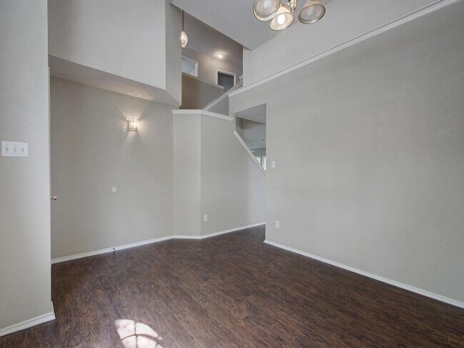 Building Photo - 427 Territory Trail