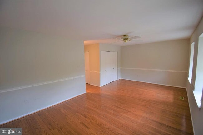 Building Photo - 8243 Cedar Landing Ct