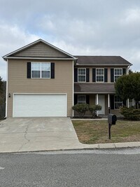 Building Photo - Spacious 4 bedroom 2.5 bath home in North Knoxville