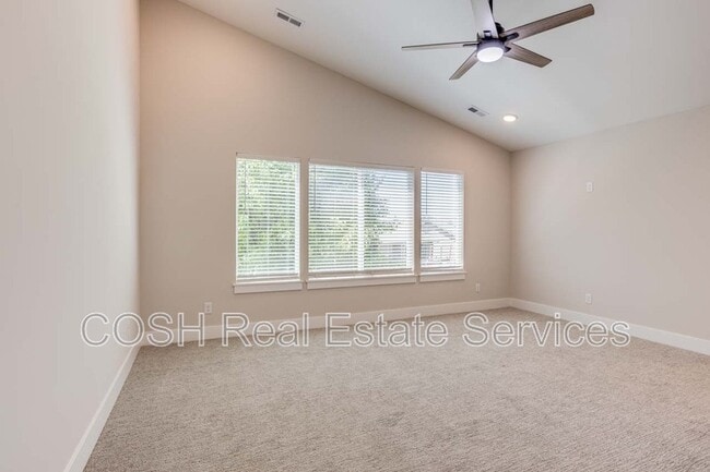 Building Photo - 8441 W 37th Ct N