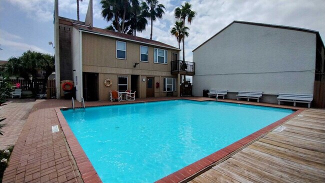 Building Photo - 208 W Kingfish St