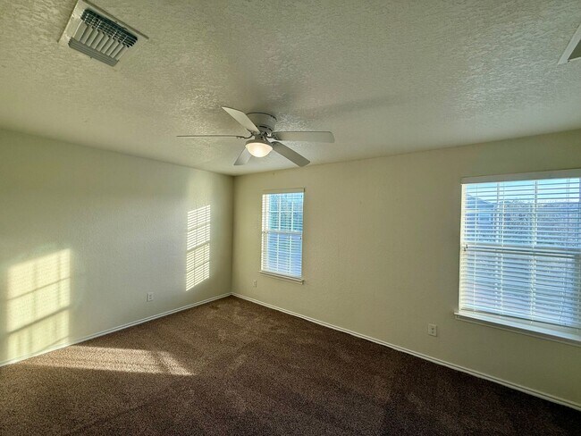 Building Photo - Beautiful 4-Bedroom, 2.5 Bathroom Home Near Seaworld!