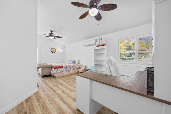 Building Photo - Beautiful 3-Bedroom, 3-Bath Home in Riverl...