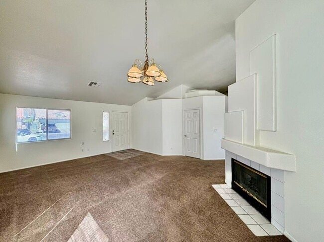 Building Photo - Charming single-story home