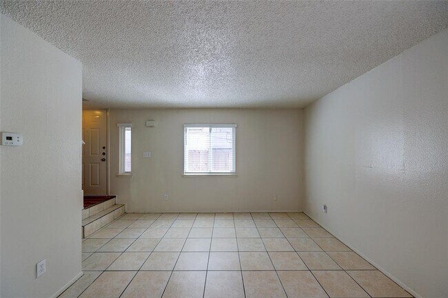 Building Photo - 3438 Willowrun Dr