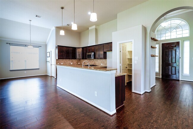 Building Photo - 6011 Watford Bend