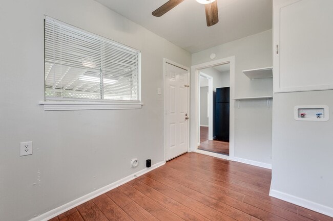 Building Photo - Highland Park Gem- 3/1 with Large Yard