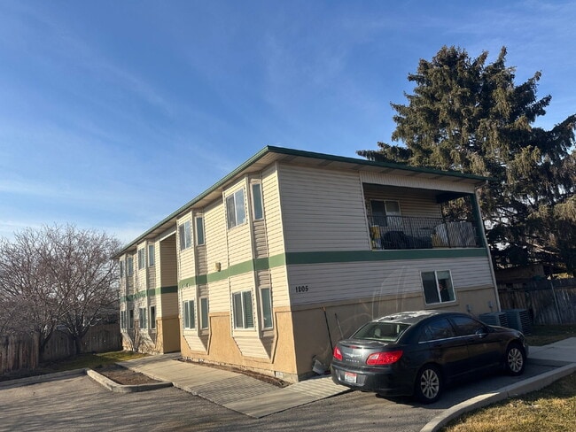 Building Photo - 1205 N Hartman St