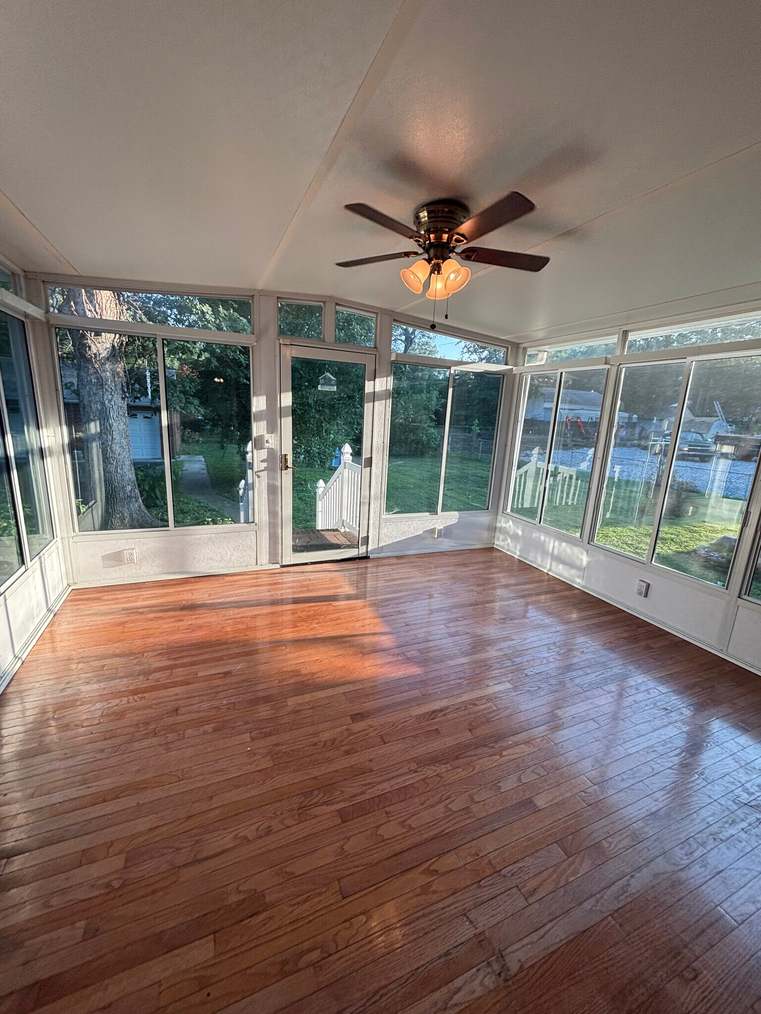 Sunroom - 2925 Stanwix Ln