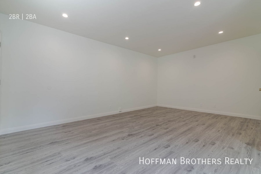 Building Photo - 8556 Cashio St