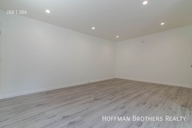 Building Photo - 8556 Cashio St