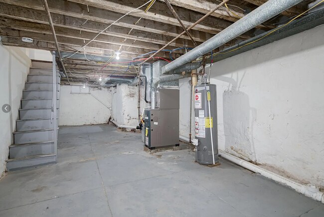 Building Photo - Renovated Grays Ferry Gem with Modern Charm