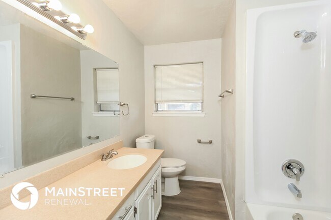 Building Photo - 808 Glenwood Dr