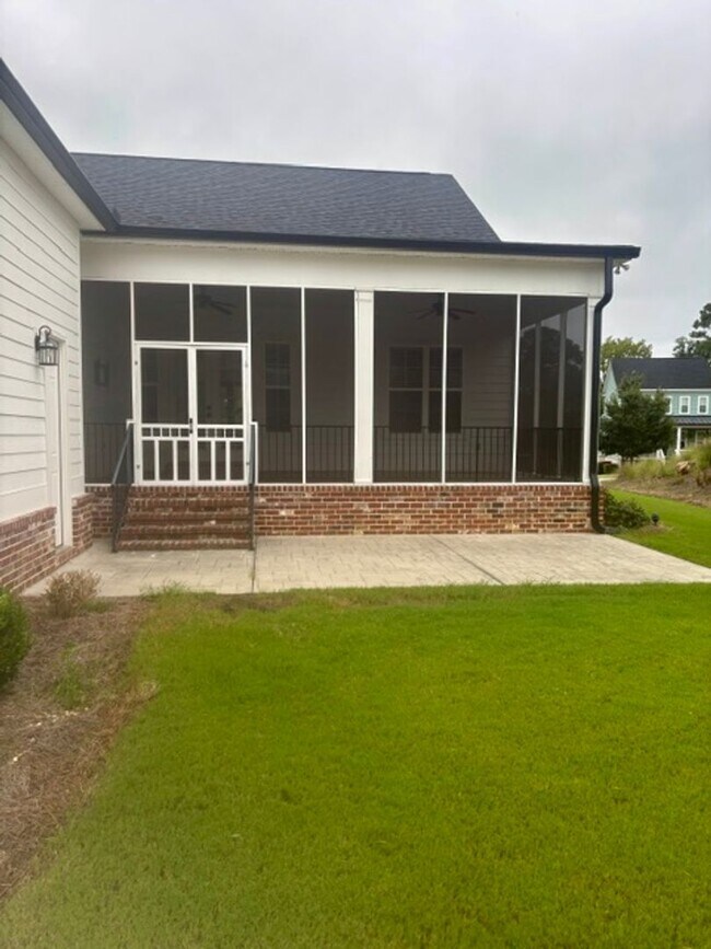 Building Photo - 4304 Sabal Dr