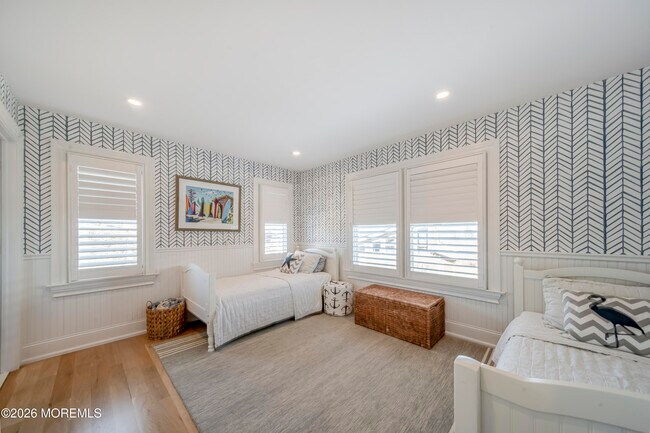 Building Photo - 3 Elizabeth Pl