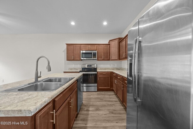 Building Photo - 211 N Stingray Ln