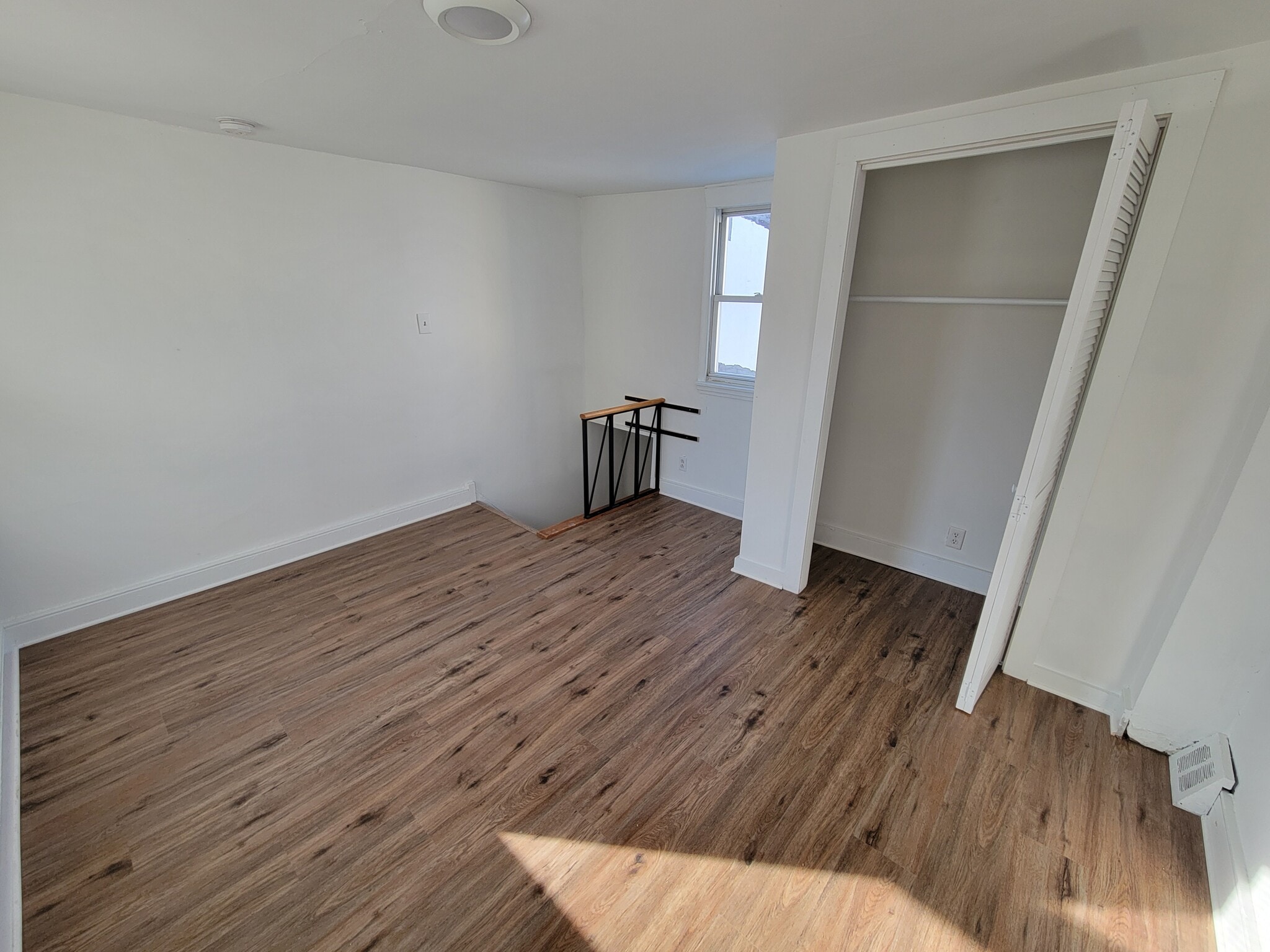 Building Photo - 223 Mercer St