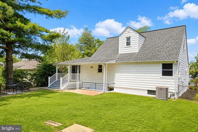 Building Photo - 307 Luther Rd