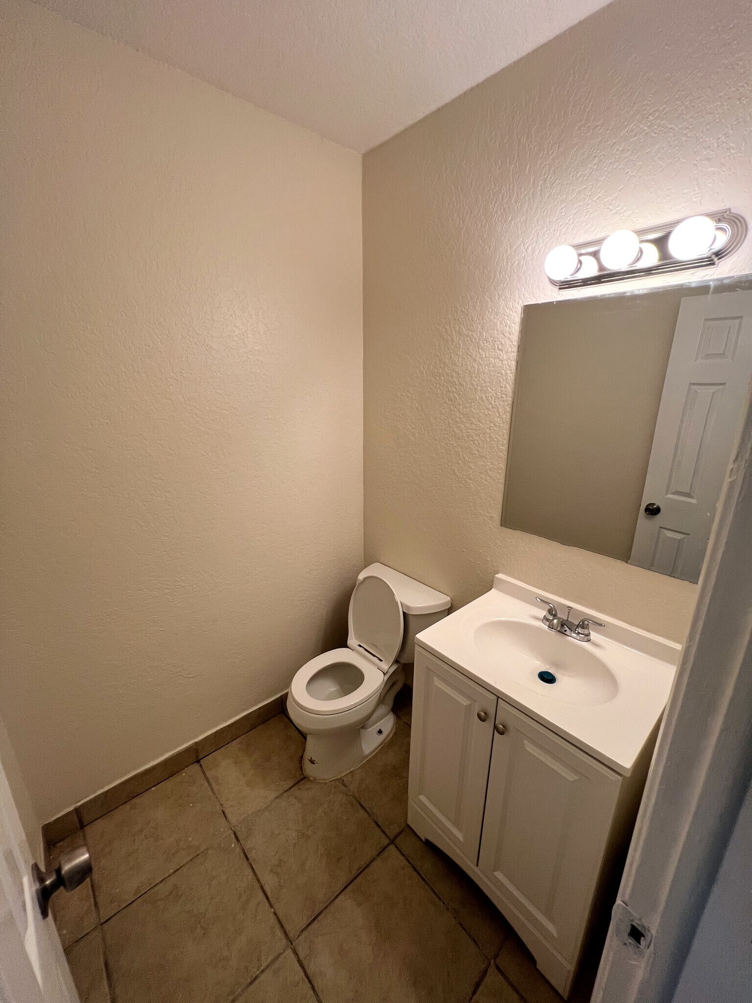 Half bath - 1426 NW 8th Ave