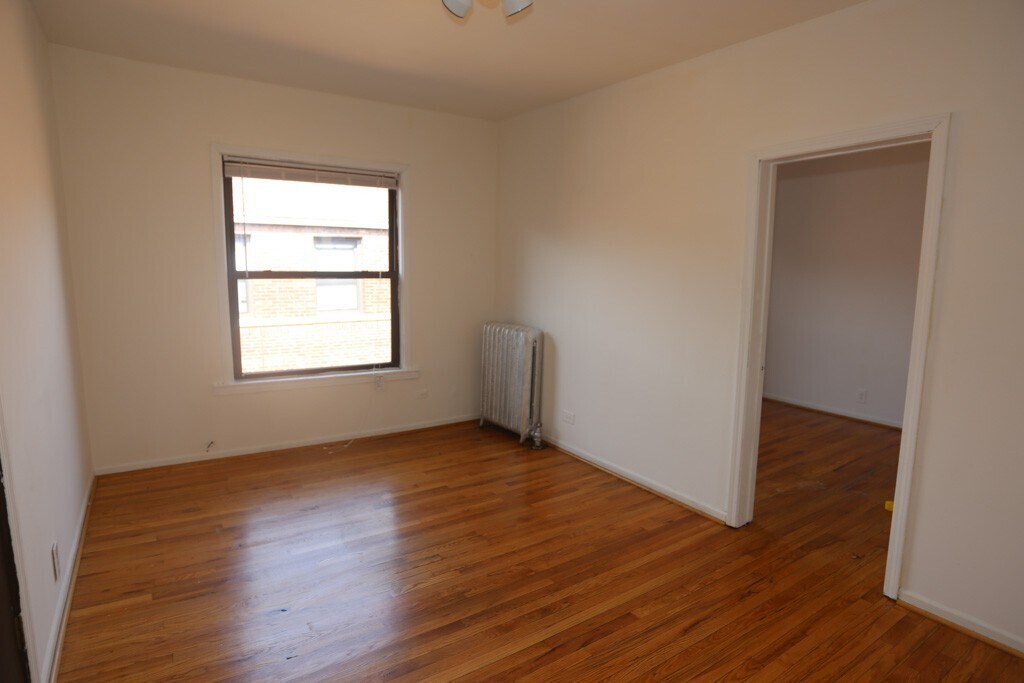 Building Photo - 931 W Sunnyside Ave