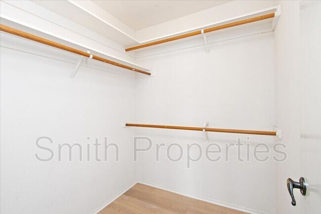 Building Photo - 122 S Guadalupe Ave