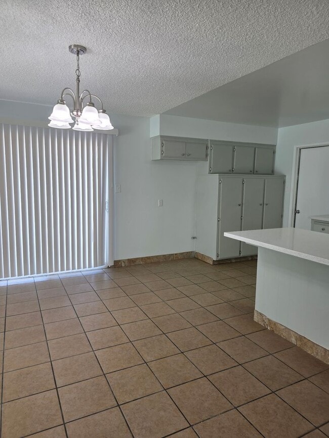 Building Photo - OPEN HOUSE 9/6/2025 From 12pm-2pm 3bed 2 B...