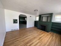 Building Photo - 1527 W 11th