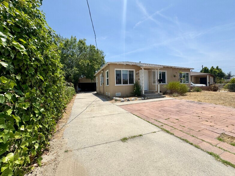 Building Photo - 6664 Ensign Ave