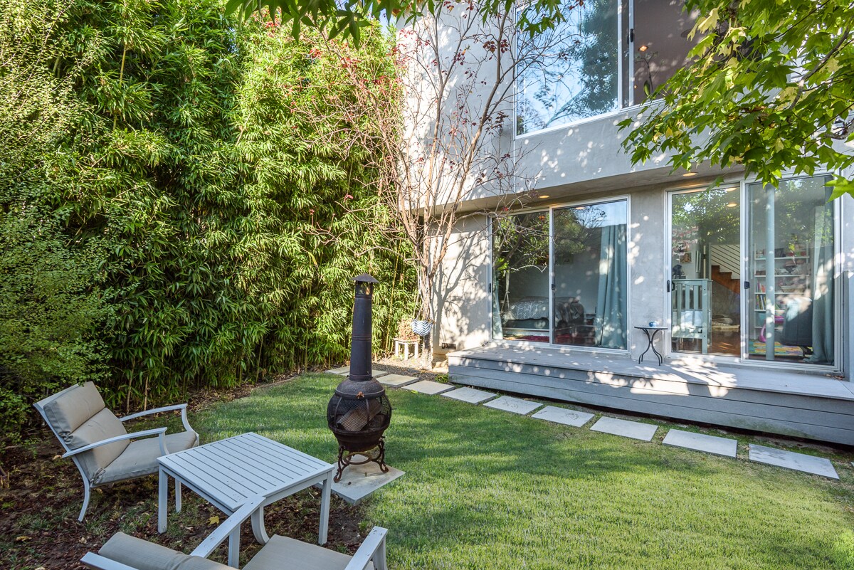 Building Photo - 1513 S Orange Grove Ave