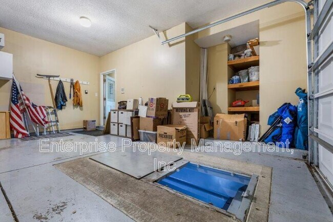 Building Photo - 10290 Shrewsbury Run W