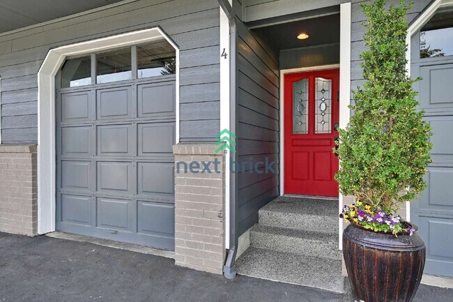 Building Photo - 3 BED & 3 BATH CONDO FOR RENT