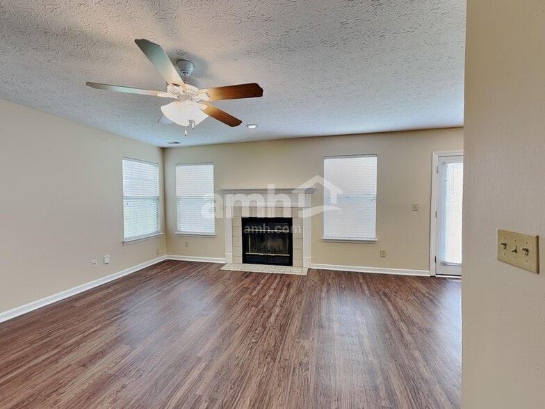 Building Photo - 6043 Polonius Ct