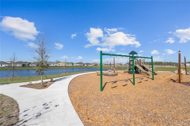 Building Photo - 5942 Chestnut Grv Pl