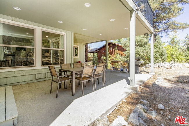 Building Photo - 1712 Woodland Dr