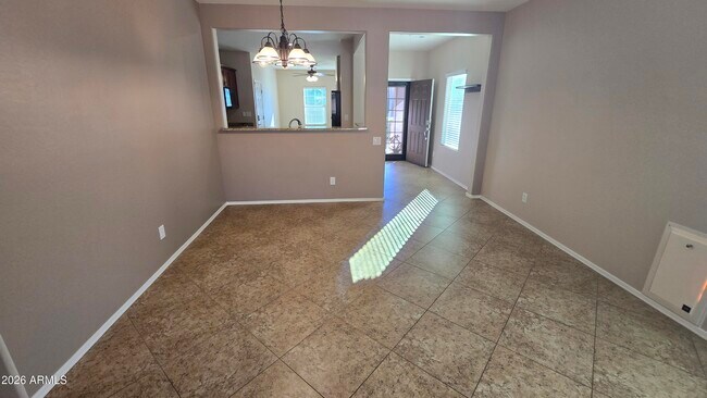 Building Photo - 10826 W Avenida Del Rey