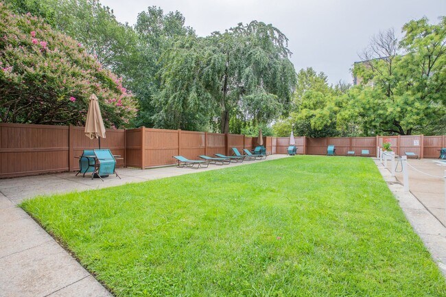Building Photo - Charming Studio Condo in Southwest Waterfr...