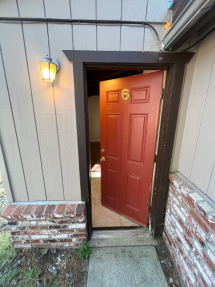 Building Photo - 2975 Sacramento Ave