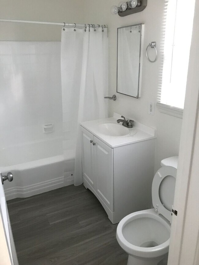 Interior Photo - **Discover Modern Living at 630 BRENT AVE., SOUTH PASADENA, !**