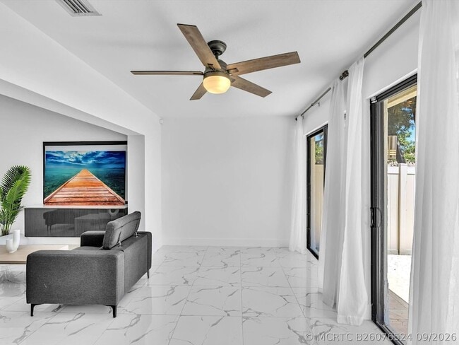 Building Photo - 21578 Altamira Ave