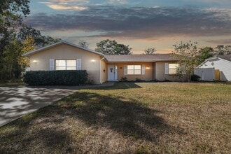 Building Photo - ***PRIVATE HEATED POOL***
Beautiful, Fully-Furnished 3-Bedroom Home Available April 1, 2026!  
**...