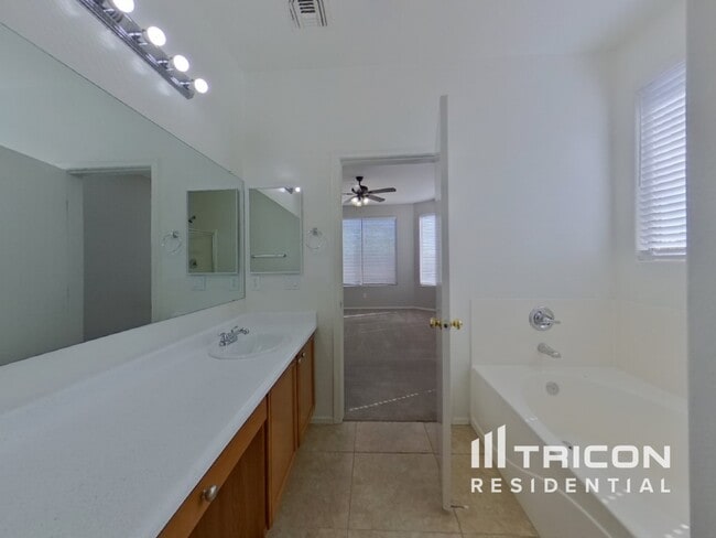 Building Photo - 3327 W St Kateri Dr