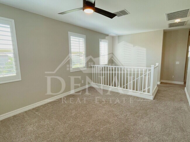 Building Photo - 13648 N 144th Dr