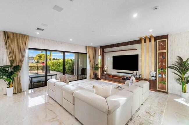 Building Photo - 8233 Crystal Downs Ave