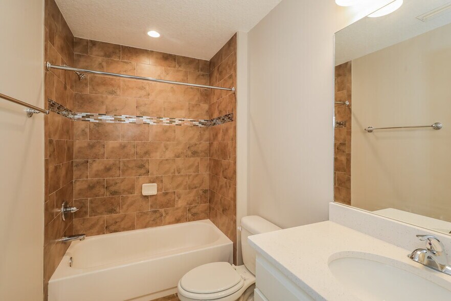 Building Photo - 8041 Byrd Landing Ct