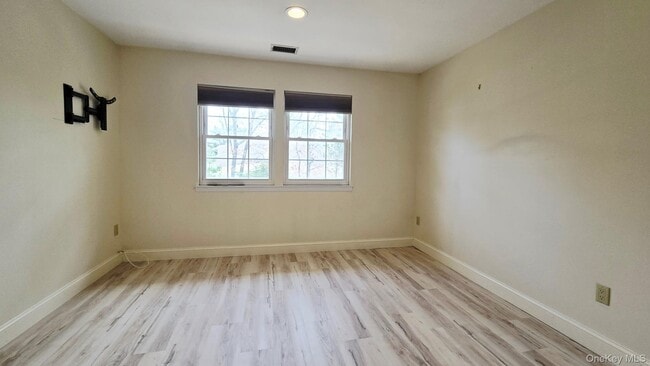 Building Photo - 173 Colony Dr