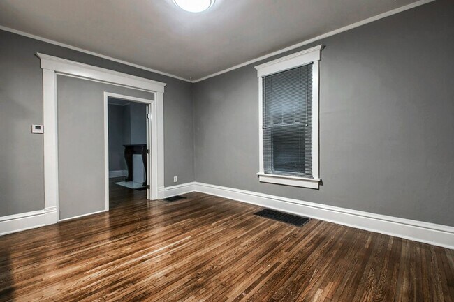 Building Photo - 2091 Summit St