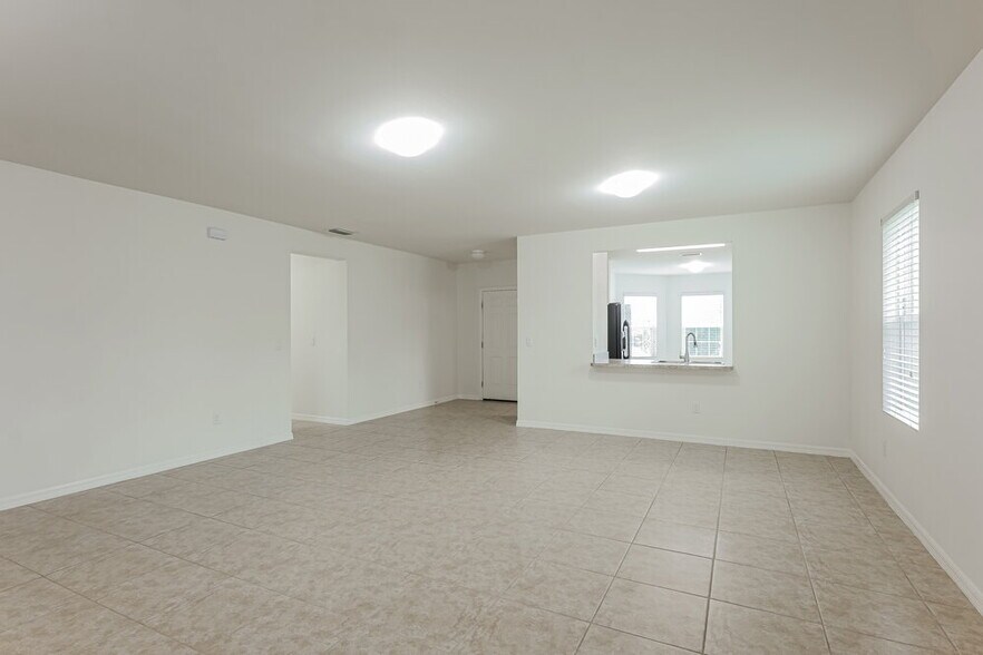 Building Photo - 203 NE 9th Ave